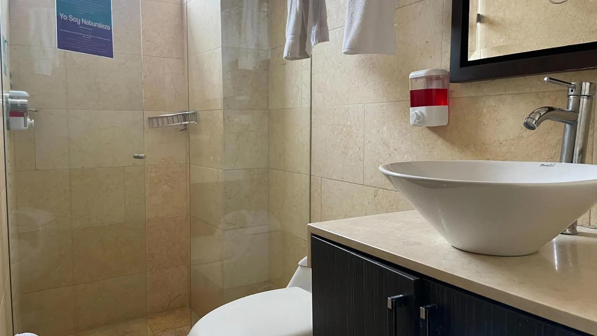 Hotel Bolivariana Plaza Medellin 4*,  Colombia