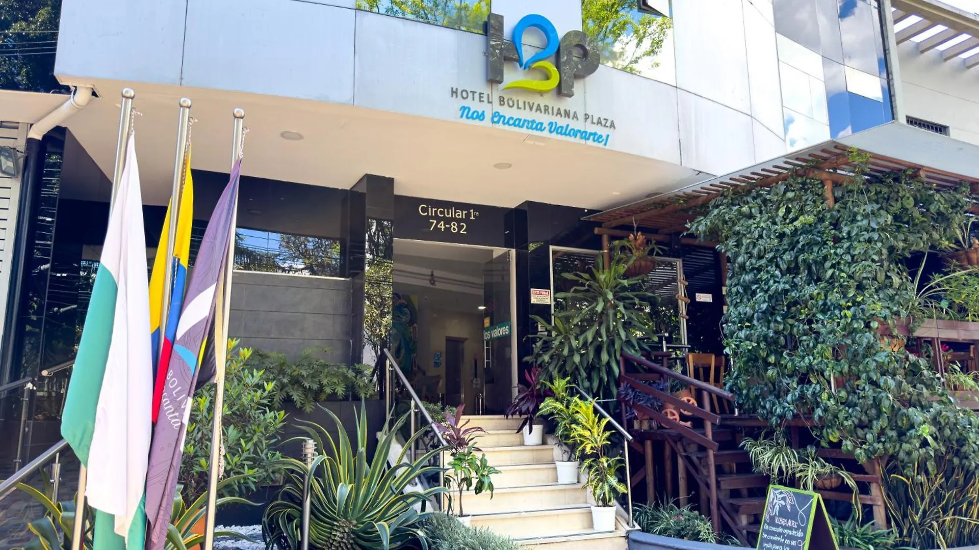 Hotel Bolivariana Plaza Medellin contacts