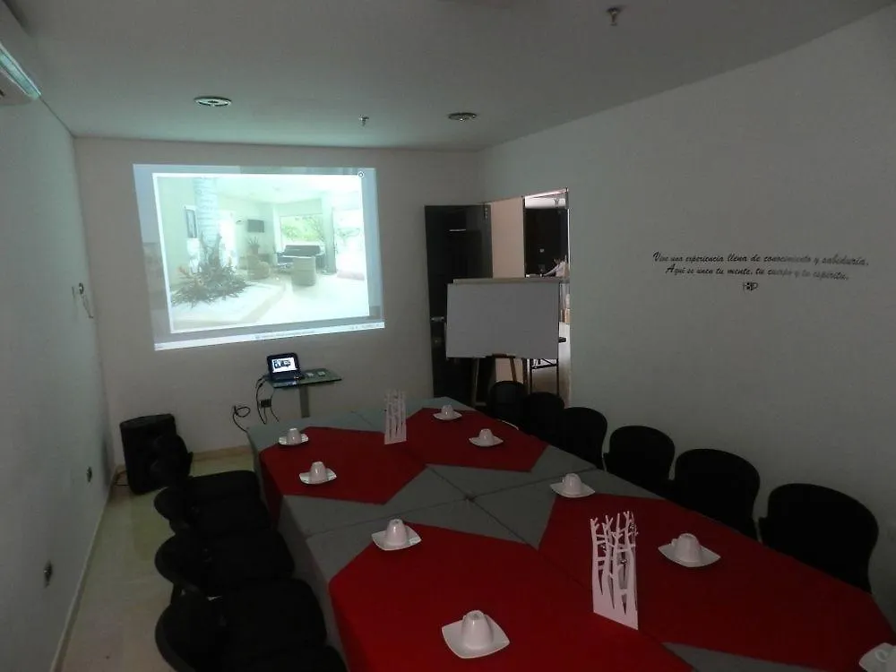 ****  Hotel Bolivariana Plaza Medellin Colombia