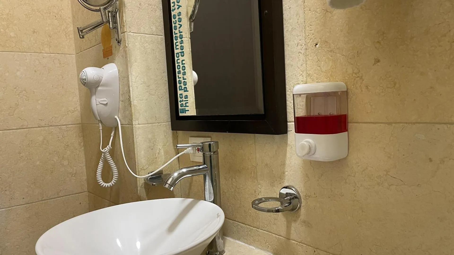 ****  Hotel Bolivariana Plaza Medellín Colômbia